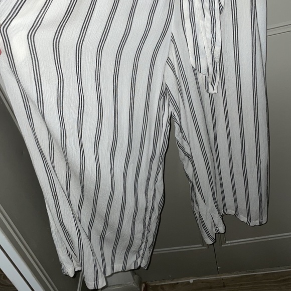 AE White and grey striped jumpsuit - Picture 4 of 5